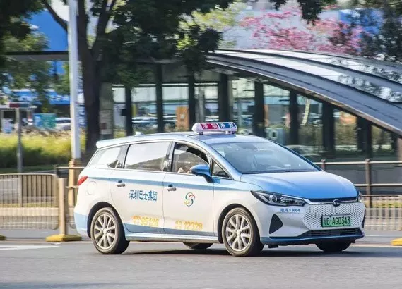 纯电动汽车构造原理、电机/电池类型、电控系统以及充电/续航